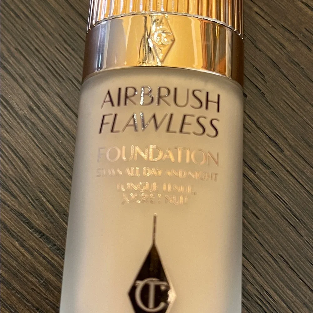 Charlotte Tilbury Airbrush Flawless Longwear Foundation 5.5 Neutral OG Formula